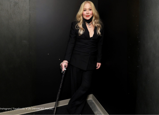 Christina Applegate multiple sclerosis walking aid public appearance